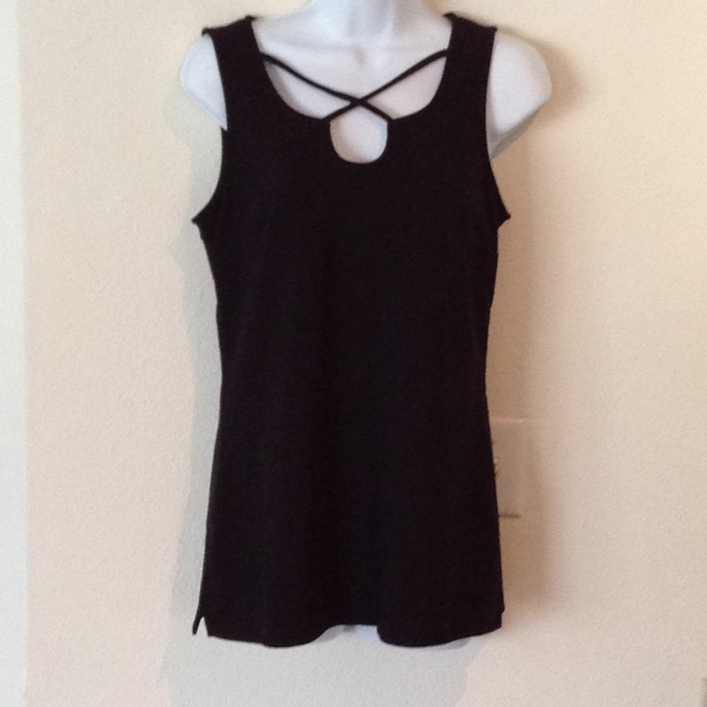 Boston ProperSleeveless Black tunic